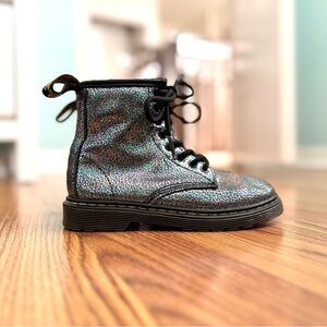 Dr. Marten Boots (Delaney) - Kids 11 Metallic Black/silver